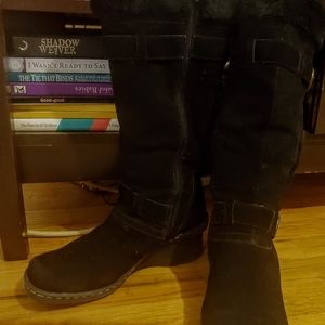 Black Fur Lined Bare Trap Boots